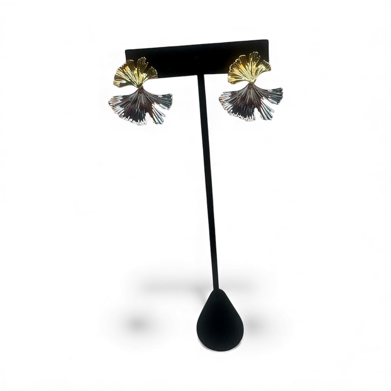Two tone flower