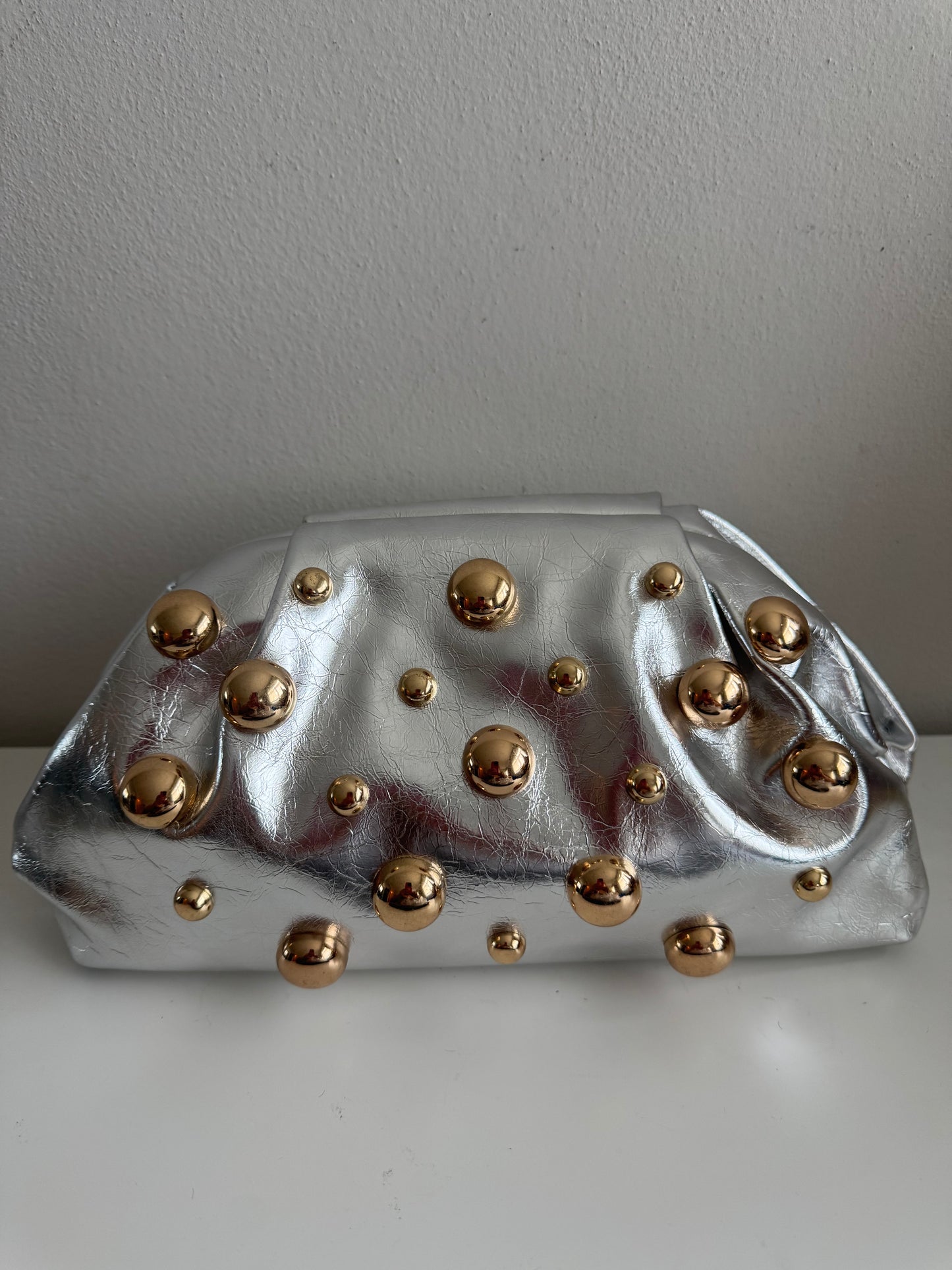 Two tone clutch